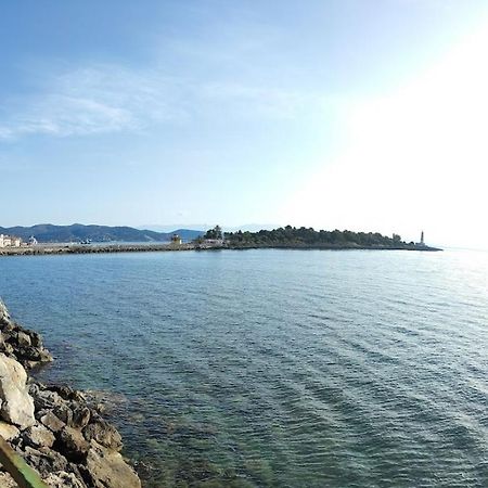 Simply Meraki Gytheian Apt With Panoramic Sea View Gythio Buitenkant foto
