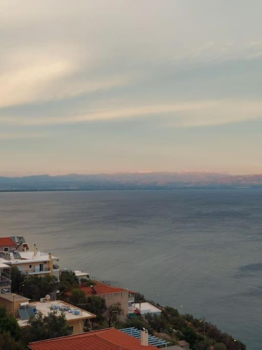 Simply Meraki Gytheian Apt With Panoramic Sea View Appartement Gythio Buitenkant foto