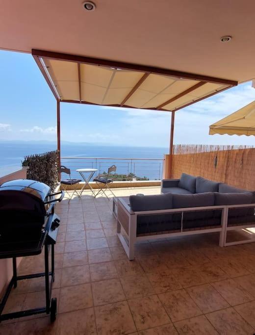 Simply Meraki Gytheian Apt With Panoramic Sea View Appartement Gythio Buitenkant foto