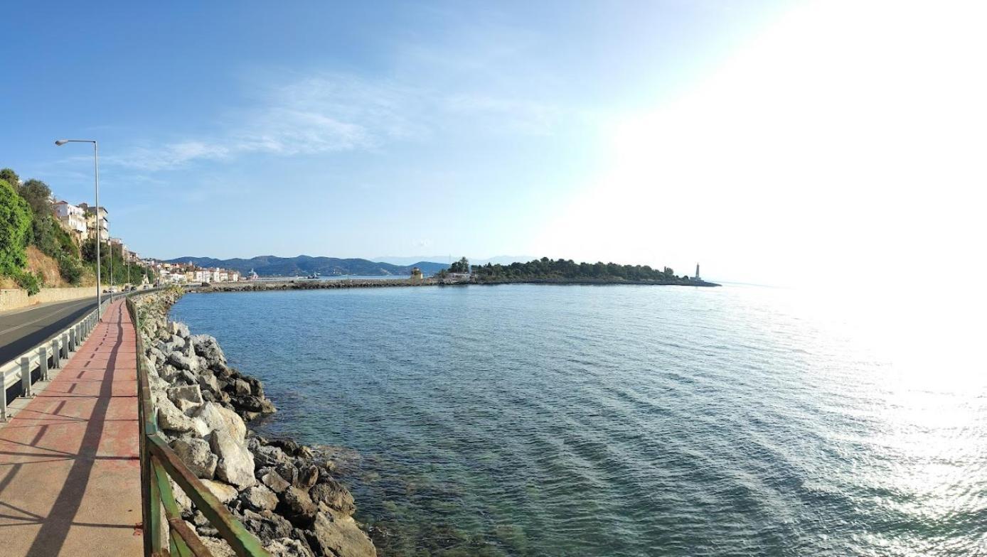 Simply Meraki Gytheian Apt With Panoramic Sea View Gythio Buitenkant foto